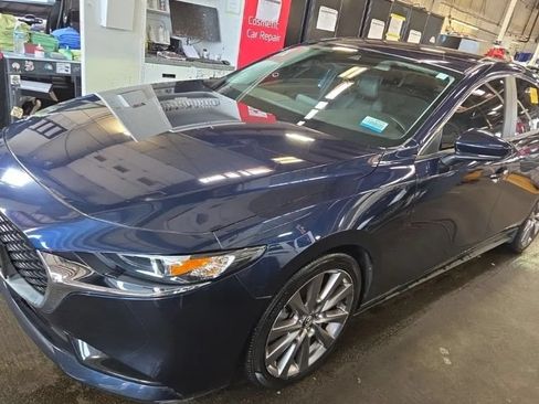 Used 2020 MAZDA MAZDA3 Sedan w/ Preferred Package FWD image 1
