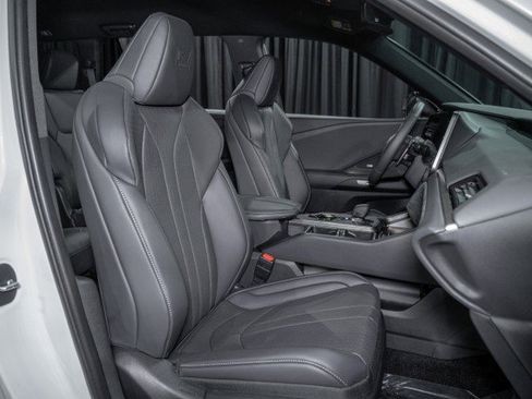 Used 2026 Lexus TX 500h AWD image 13