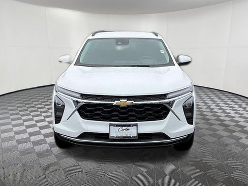 Used 2026 Chevrolet Trax LT w/ Driver Confidence Package FWD image 2