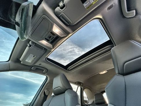 Used 2023 Toyota RAV4 XLE Premium image 25