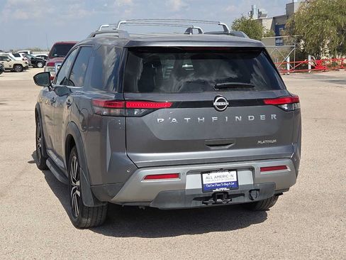 Used 2024 Nissan Pathfinder Platinum FWD image 7
