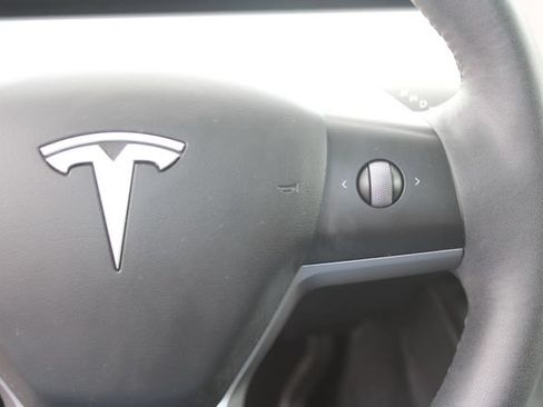 Used 2023 Tesla Model Y Long Range AWD/4WD image 14
