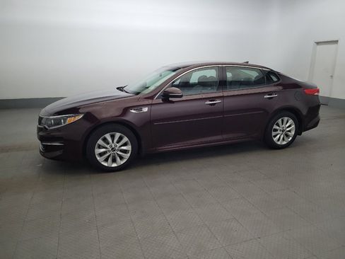 Used 2017 Kia Optima EX FWD image 2