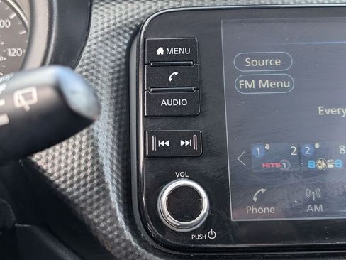 Used 2022 Nissan Kicks SV FWD image 15