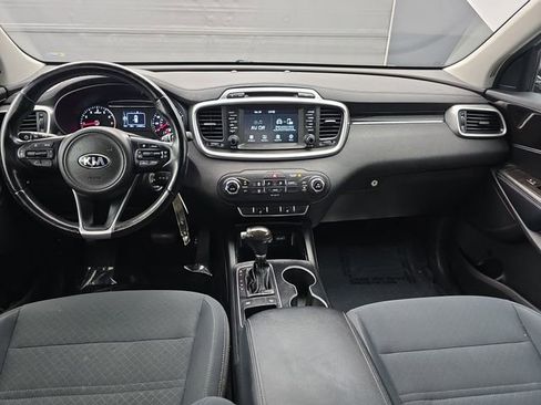 Used 2018 Kia Sorento LX FWD image 21