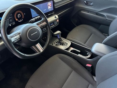 Used 2025 Hyundai Kona SEL FWD image 11