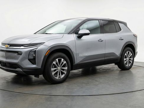 Used 2025 Chevrolet Equinox LT FWD image 3