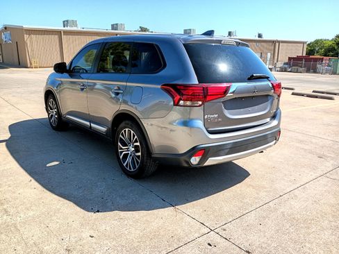 Used 2018 Mitsubishi Outlander ES image 6
