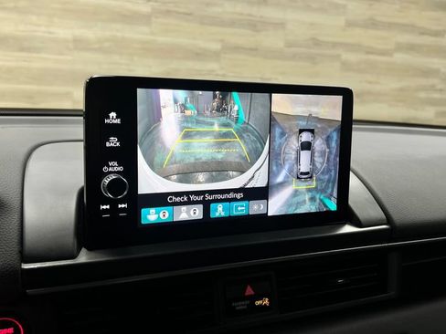 Used 2025 Honda Pilot Elite image 13