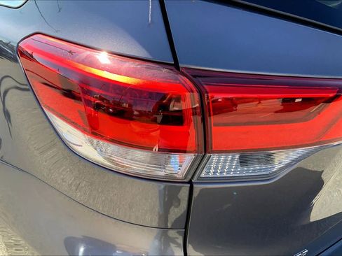 Used 2019 Toyota Highlander XLE image 28