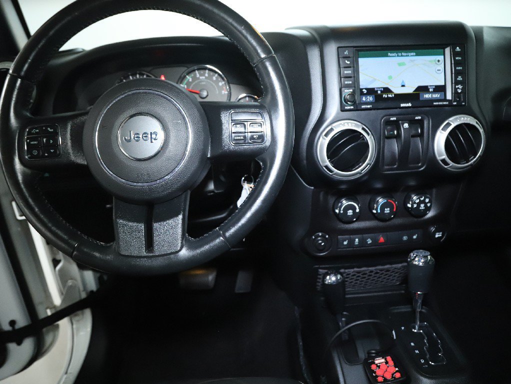 Used 2017 Jeep Wrangler Rubicon w/ Connectivity Group AWD/4WD image 23