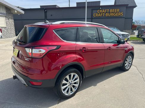 Used 2018 Ford Escape Titanium image 3