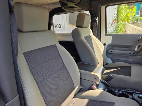 Used 2009 Jeep Wrangler X image 18