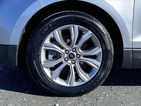 Used 2024 Ford Edge Titanium image 8