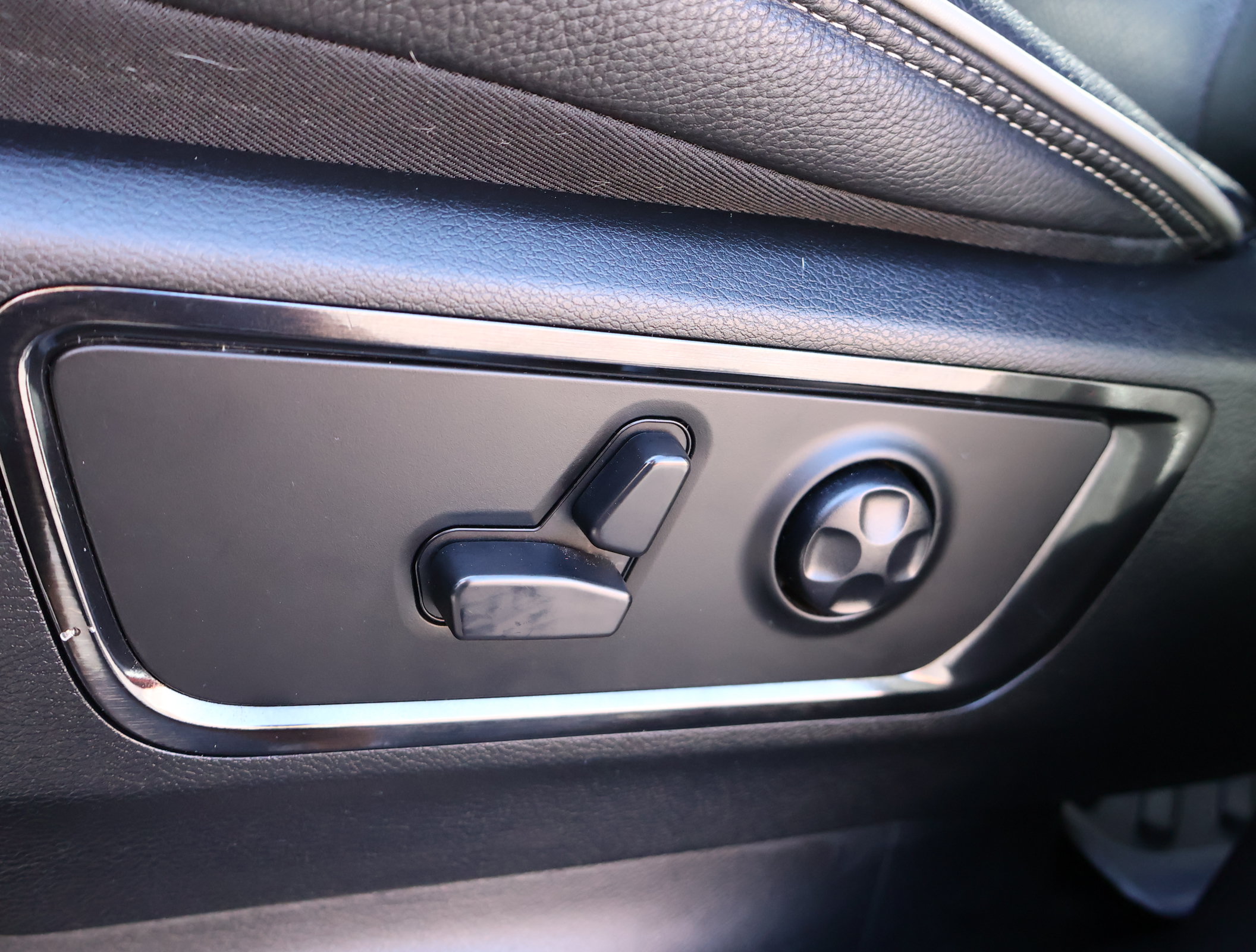 Used 2023 RAM 1500 Limited w/ Off Road Group AWD/4WD image 10