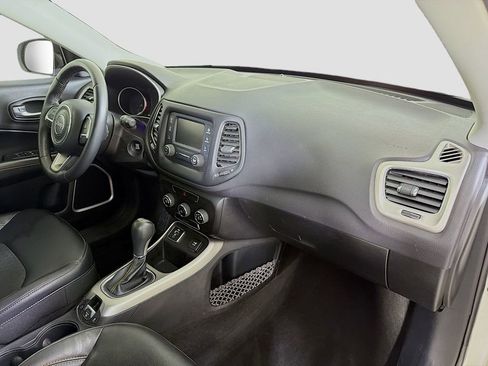 Used 2017 Jeep Compass Latitude image 26