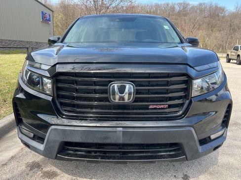 Used 2021 Honda Ridgeline Sport image 2