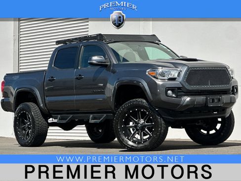 Used 2017 Toyota Tacoma TRD Sport w/ Premium & Technology Package AWD/4WD image 1