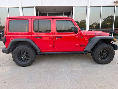 Used 2024 Jeep Wrangler Unlimited Sport AWD/4WD image 4