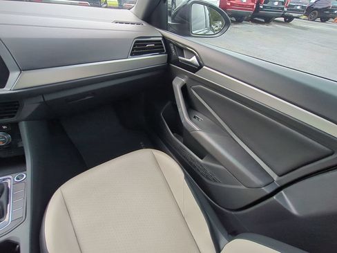 Used 2020 Volkswagen Jetta R-Line w/ R-Line Cold Weather Package FWD image 19