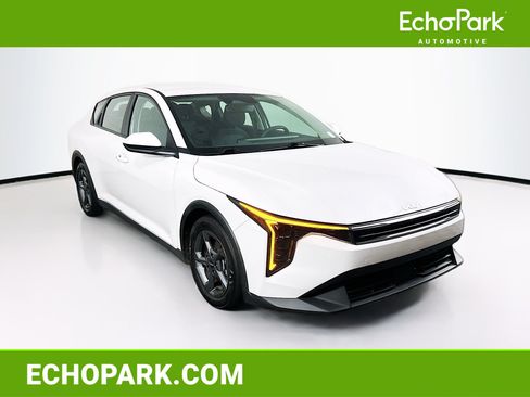 Used 2025 Kia K4 FWD image 1