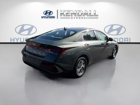 New 2026 Hyundai Elantra SE FWD image 6