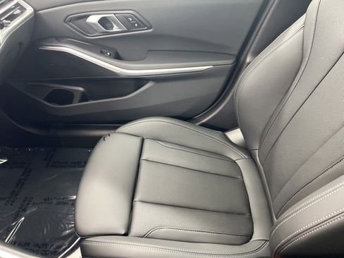 Used 2025 BMW 330i xDrive Sedan w/ Premium Package image 20