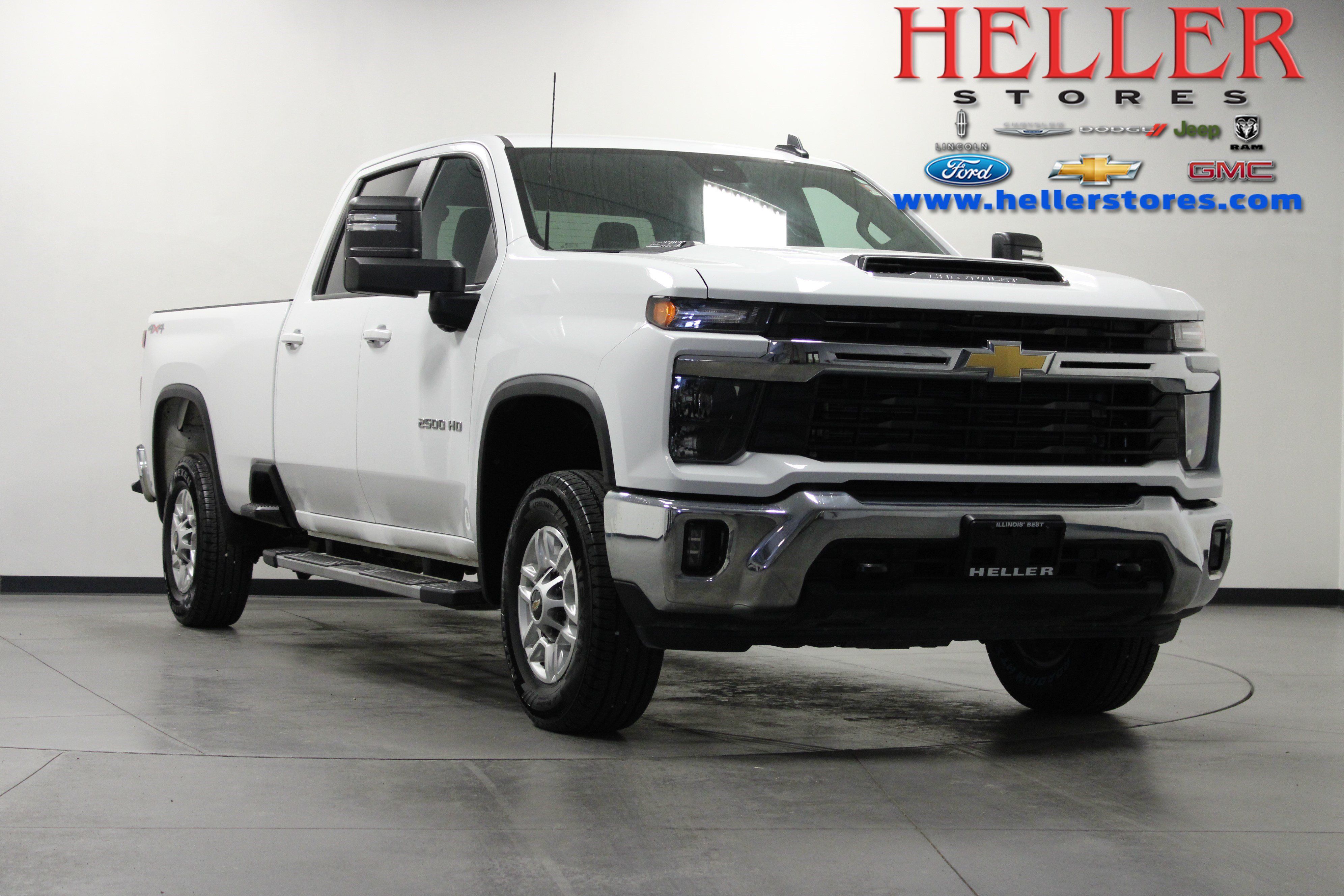 Used 2025 Chevrolet Silverado 2500 LT w/ Convenience Package AWD/4WD image 1