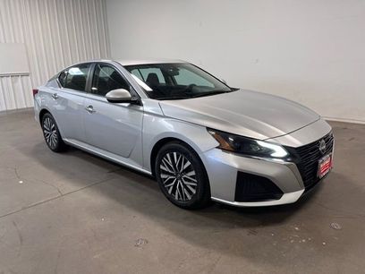 Used 2023 Nissan Altima 2.5 SV