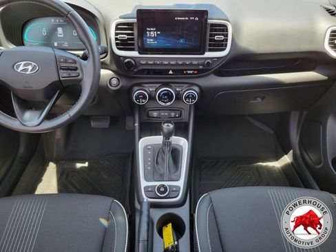 Used 2025 Hyundai Venue Limited FWD image 20