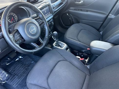 Used 2018 Jeep Renegade Altitude image 10