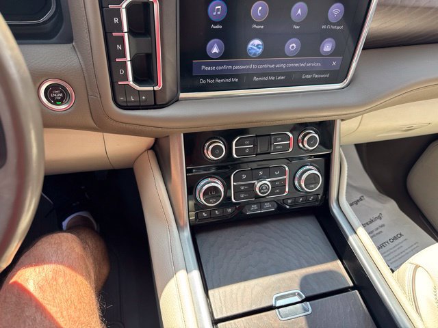 Used 2021 GMC Yukon XL Denali w/ Denali Premium Package AWD/4WD image 21