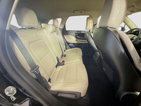 Used 2025 Lincoln Corsair FWD w/ Equipment Group 101A image 27