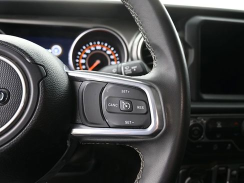 Used 2023 Jeep Gladiator Overland image 23