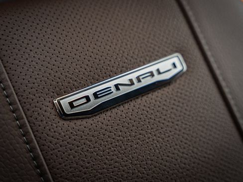 Used 2025 GMC Sierra 3500 Denali w/ Denali Reserve Package image 51