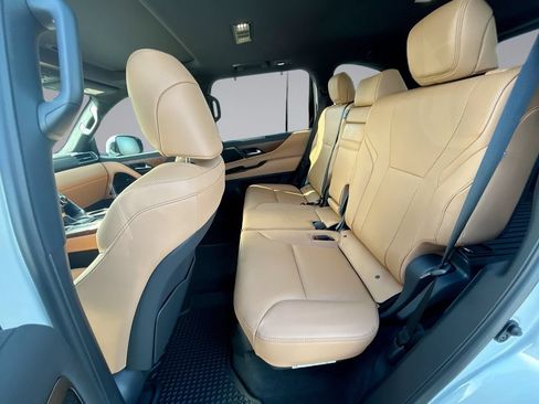 Used 2025 Lexus LX 600 4WD w/ Accessory Package (2T) image 15
