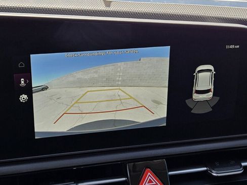 New 2025 Kia Niro EX image 13