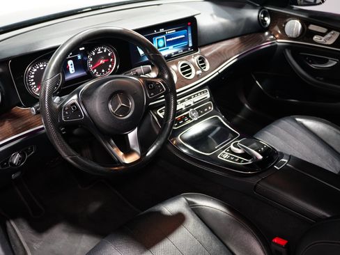 Used 2018 Mercedes-Benz E 300 4MATIC w/ Premium 1 Package image 7