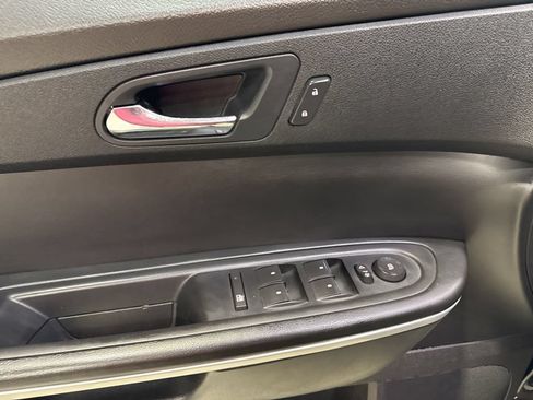 Used 2011 GMC Acadia SLE FWD image 22
