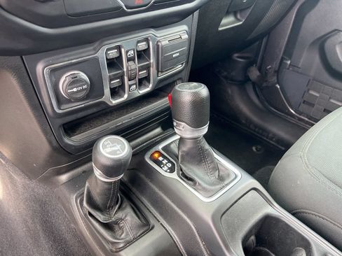Used 2019 Jeep Wrangler Unlimited Sport S AWD/4WD image 35