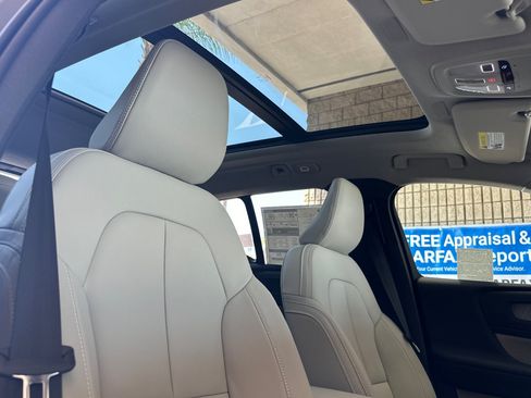 New 2026 Volvo XC40 B5 Ultra AWD/4WD image 13
