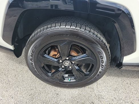 Used 2019 Toyota RAV4 XSE w/ XSE Weather Package AWD/4WD image 8