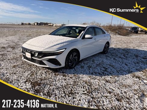 Used 2025 Hyundai Elantra SEL image 1