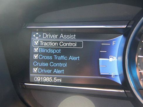 Used 2019 Ford Explorer XLT w/ Equipment Group 202A AWD/4WD image 27