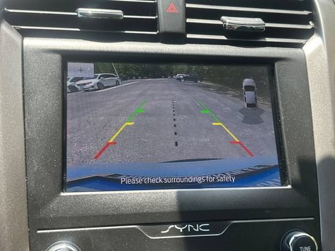 Used 2020 Ford Fusion SE FWD image 24