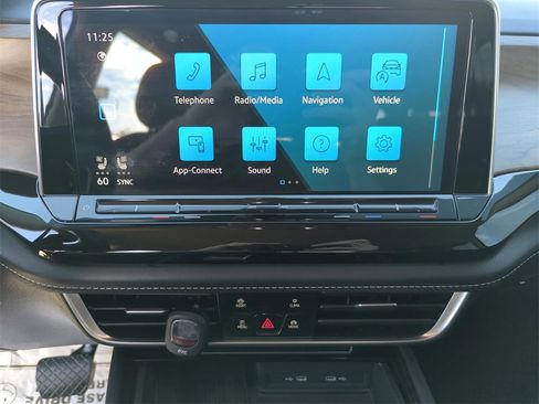 Used 2025 Volkswagen Atlas SE image 17