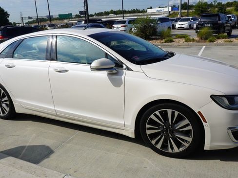 Used 2017 Lincoln MKZ Reserve w/ Technology Package FWD image 5