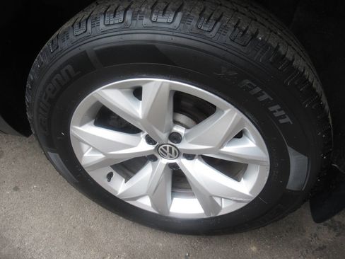 Used 2018 Volkswagen Atlas SE AWD/4WD image 16