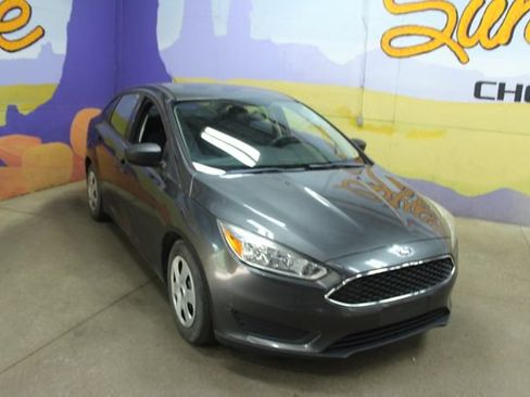 Used 2018 Ford Focus S FWD image 2