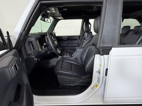 New 2025 Ford Bronco Outer Banks image 9